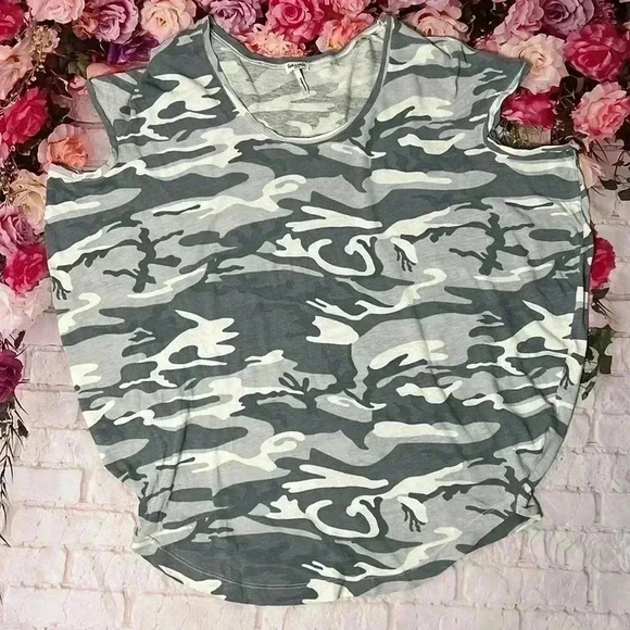 Splendid oversize sheer asymmetrical grey camo sleeves tee size XS/S - Picture 7 of 9